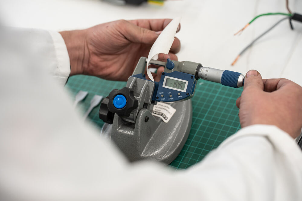 Measuring insulation thickness with a micrometer